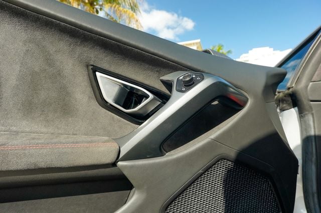 2015 Lamborghini Huracan 2dr Coupe LP 610-4 - 23058615 - 55