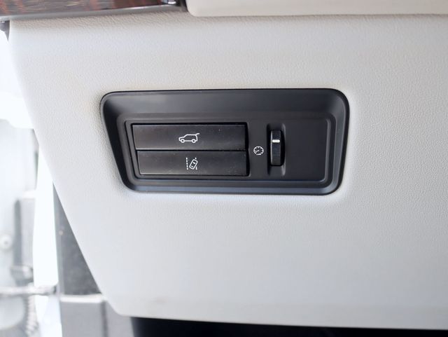 2015 Land Rover Range Rover 4WD 4dr HSE WITH MERIDIAN SOUND PACKAGE - 23070861 - 11