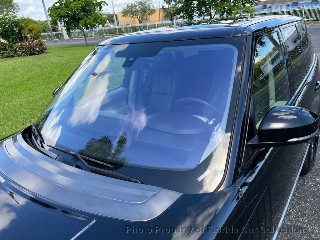 2015 Land Rover Range Rover SuperCharged photo 16