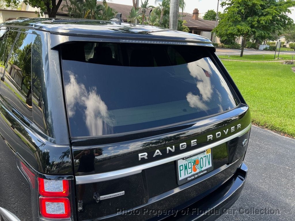 2015 Land Rover Range Rover SuperCharged photo 17