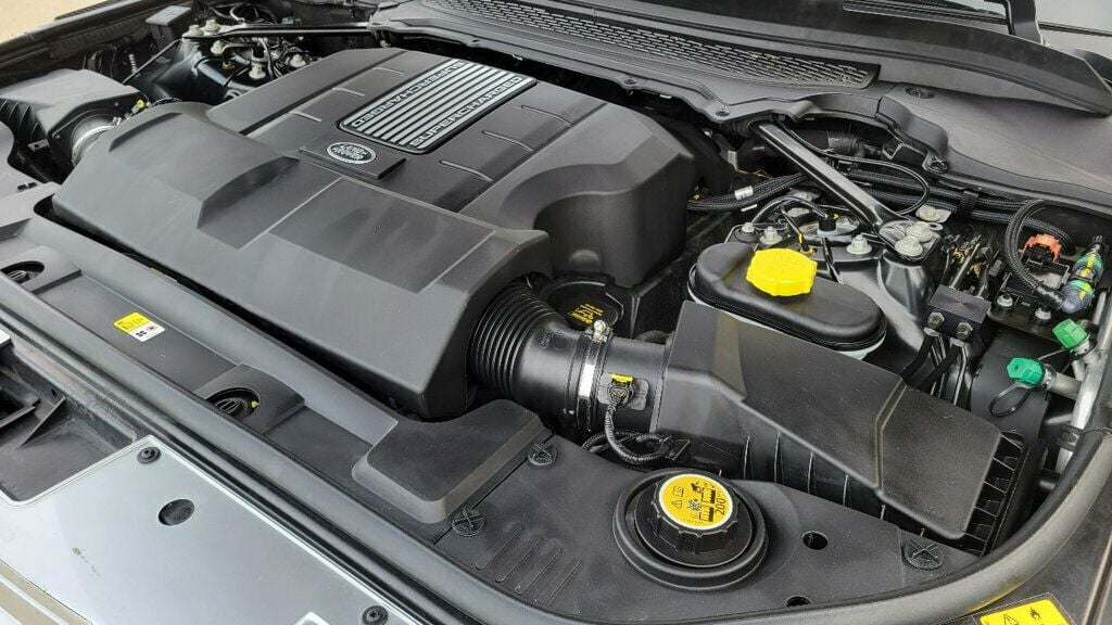 2015 Land Rover Range Rover V8 Supercharged, Vision Assist, Incontrol, Meridian Sound System - 22345105 - 39