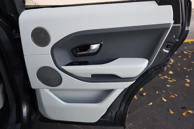 2015 Land Rover Range Rover Evoque 5dr Hatchback Pure Plus - 22961893 - 19