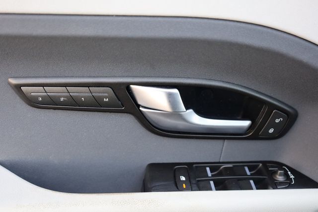 2015 Land Rover Range Rover Evoque 5dr Hatchback Pure Plus - 22961893 - 30