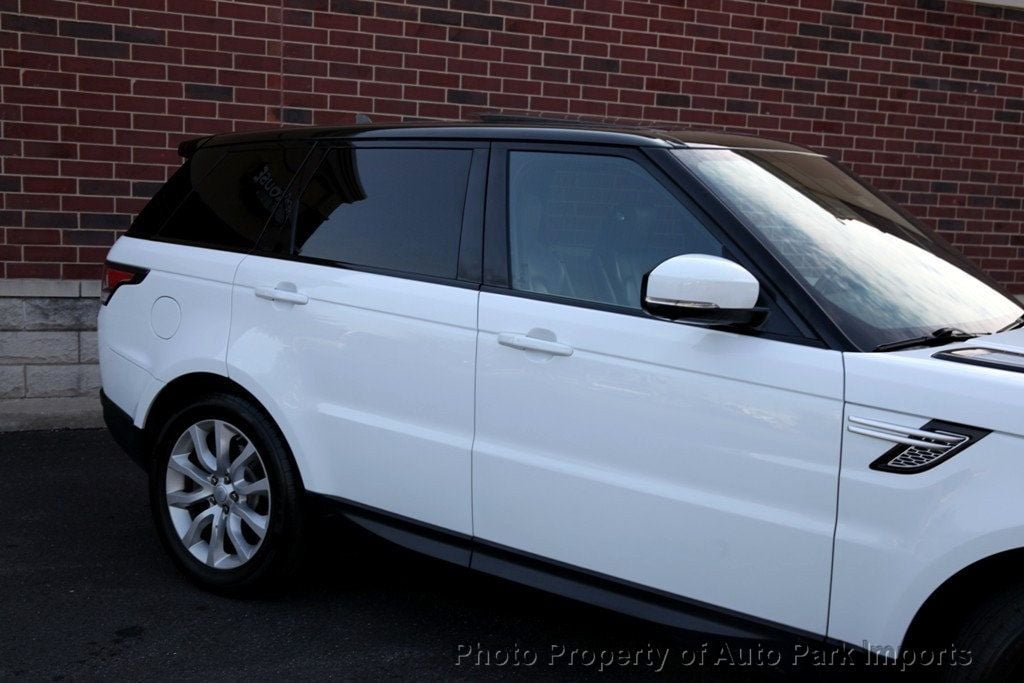 2015 Land Rover Range Rover Sport HSE photo 11