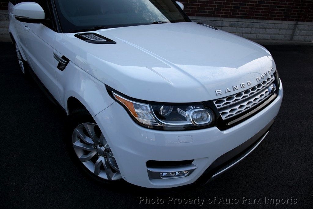 2015 Land Rover Range Rover Sport HSE photo 14