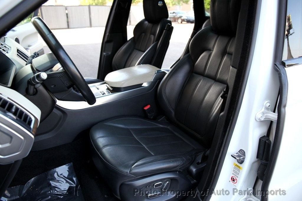 2015 Land Rover Range Rover Sport HSE photo 23