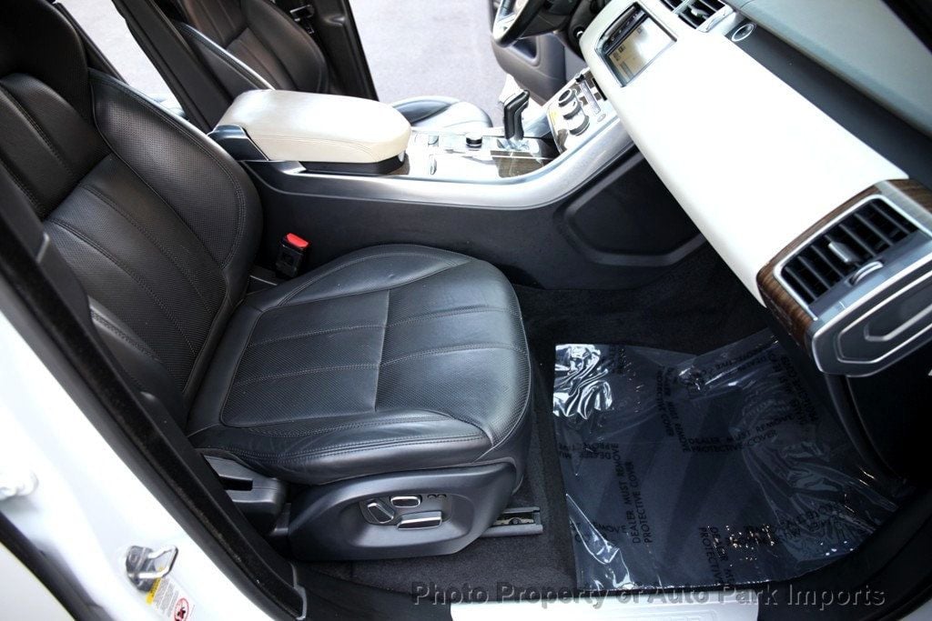2015 Land Rover Range Rover Sport HSE photo 30