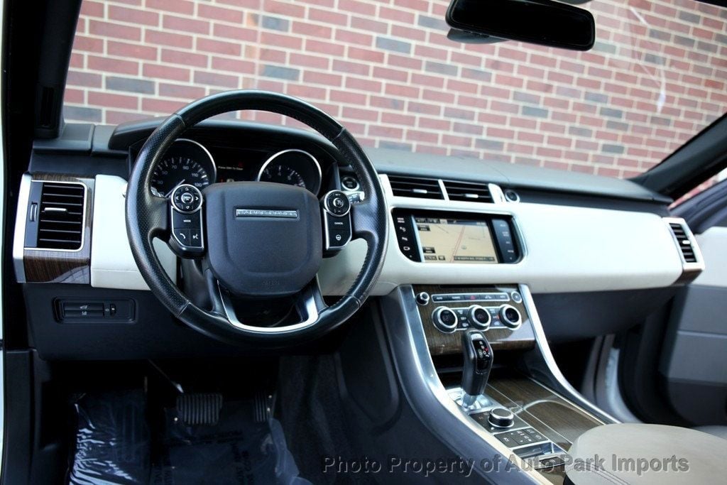 2015 Land Rover Range Rover Sport HSE photo 35