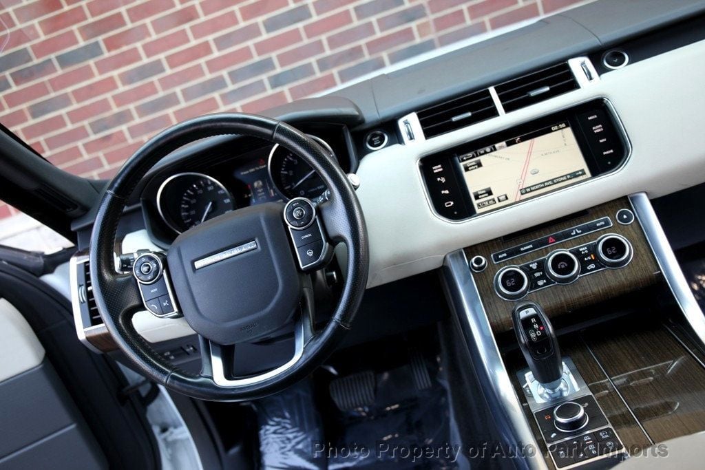 2015 Land Rover Range Rover Sport HSE photo 36