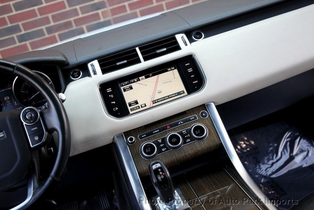 2015 Land Rover Range Rover Sport HSE photo 37
