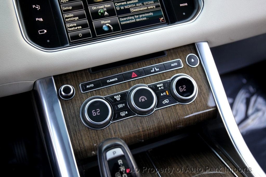 2015 Land Rover Range Rover Sport HSE photo 43