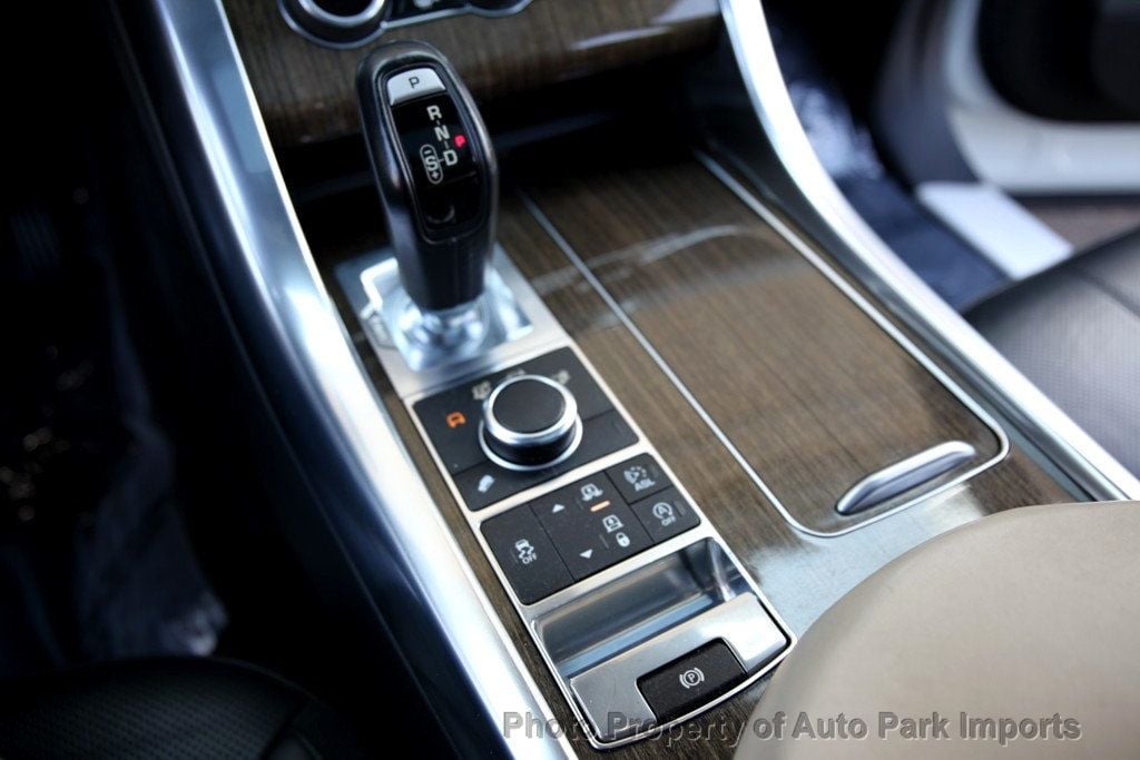 2015 Land Rover Range Rover Sport HSE photo 44