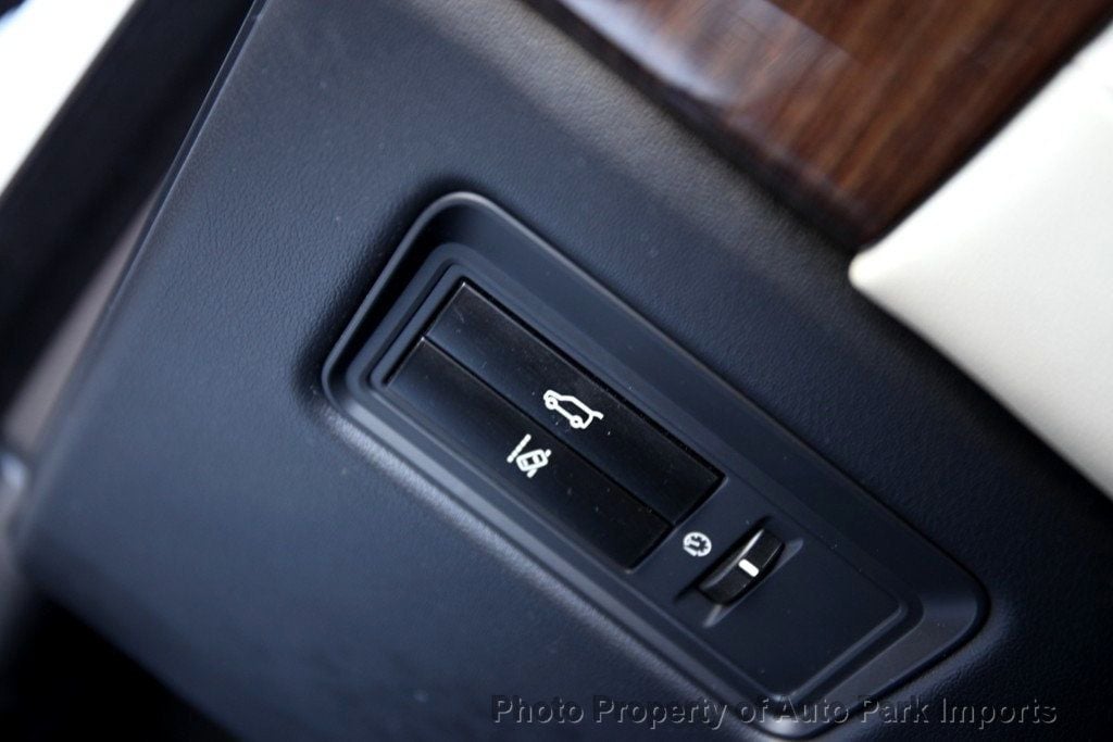 2015 Land Rover Range Rover Sport HSE photo 46