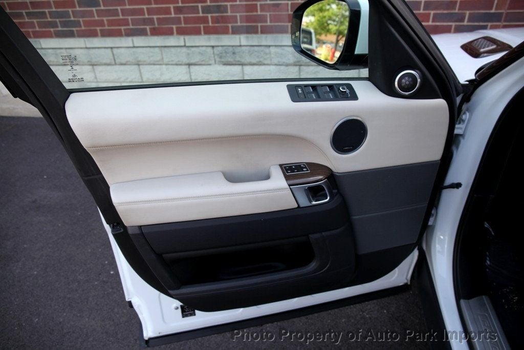 2015 Land Rover Range Rover Sport HSE photo 47