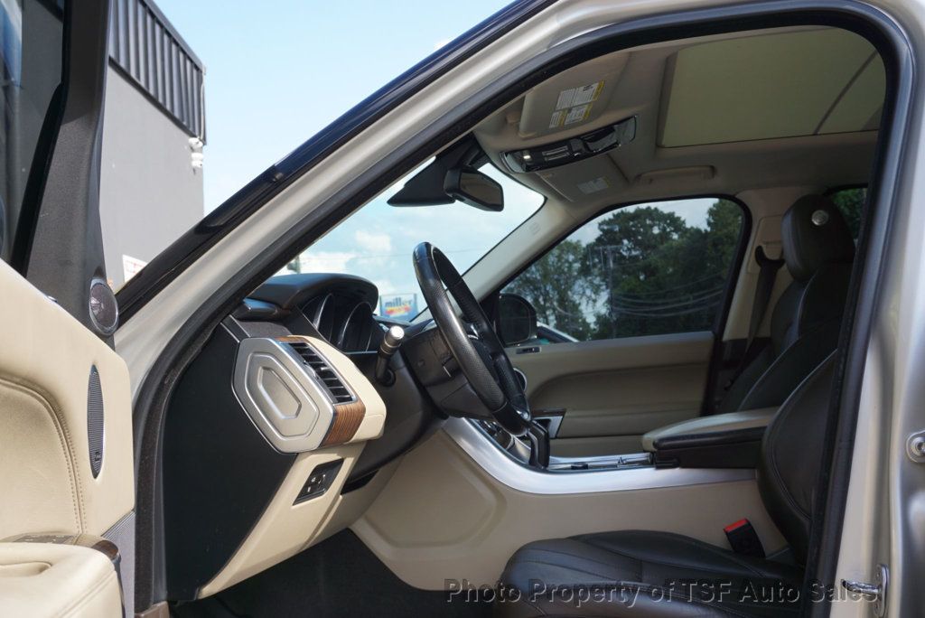 2015 Land Rover Range Rover Sport HSE photo 10