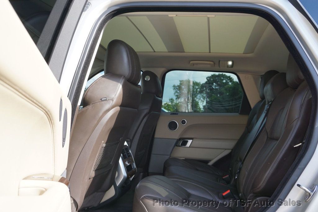 2015 Land Rover Range Rover Sport HSE photo 11