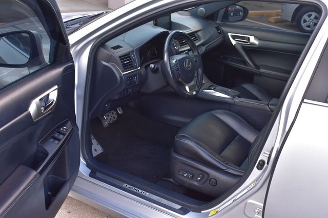 2015 Lexus CT 200h 5dr Sedan Hybrid - 22613622 - 14