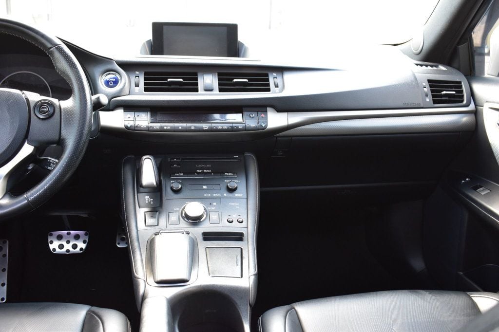 2015 Lexus CT 200h 5dr Sedan Hybrid - 22613622 - 25
