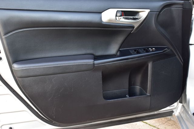 2015 Lexus CT 200h 5dr Sedan Hybrid - 22613622 - 55