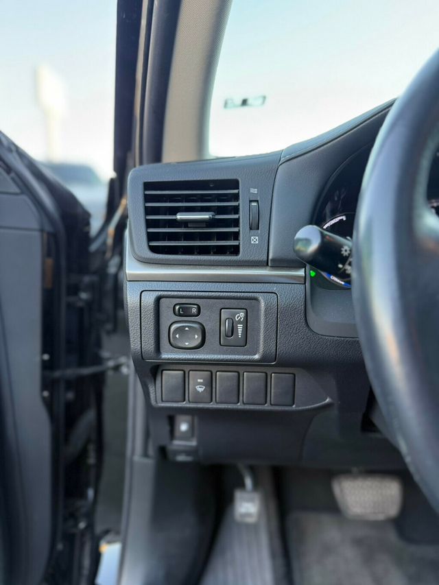 2015 Lexus CT 200h 5dr Sedan Hybrid - 22956286 - 17