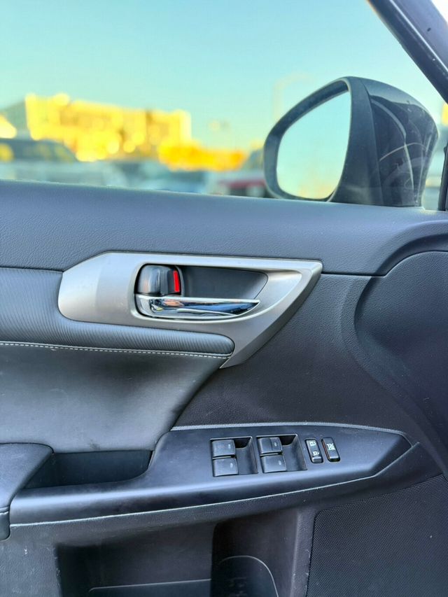 2015 Lexus CT 200h 5dr Sedan Hybrid - 22956286 - 18