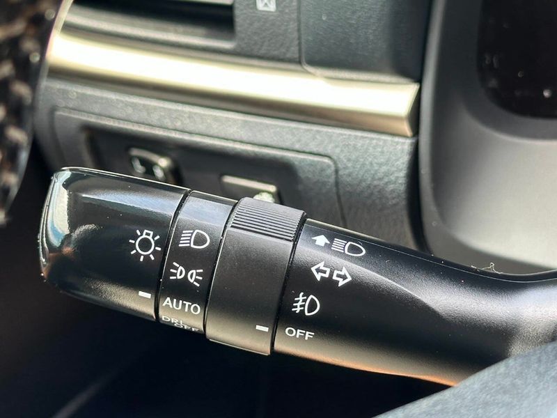 2015 Lexus CT 200h 5dr Sedan Hybrid - 22880871 - 28