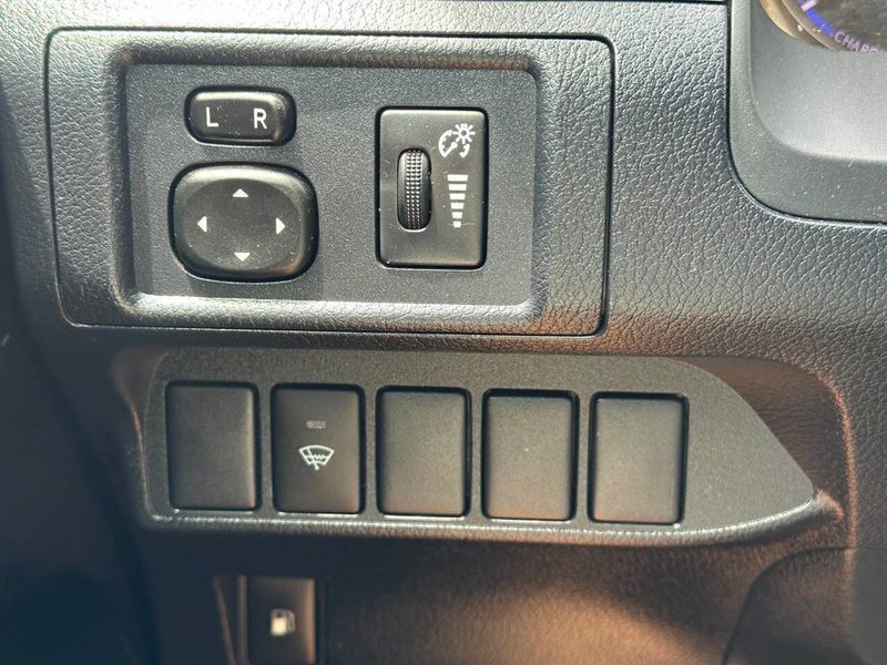 2015 Lexus CT 200h 5dr Sedan Hybrid - 22880871 - 30