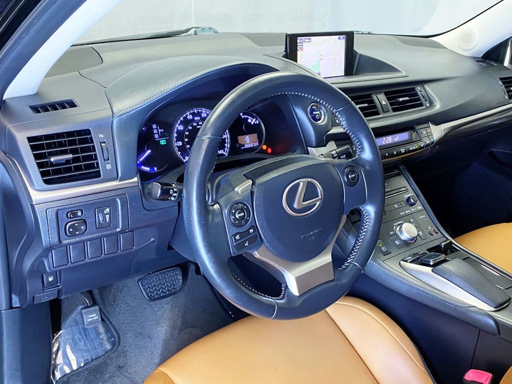 2015 Lexus CT 200h 5dr Sedan Hybrid - 22926152 - 23