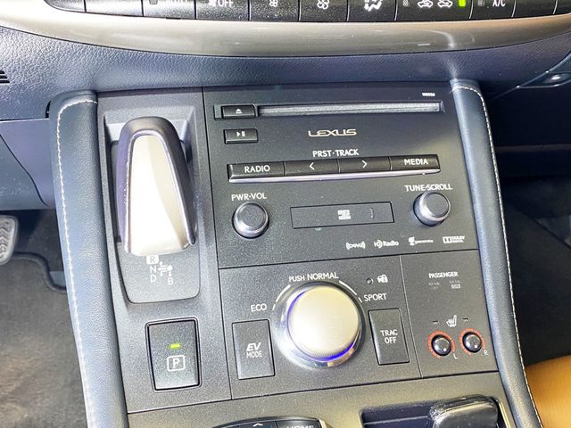 2015 Lexus CT 200h 5dr Sedan Hybrid - 22926152 - 35