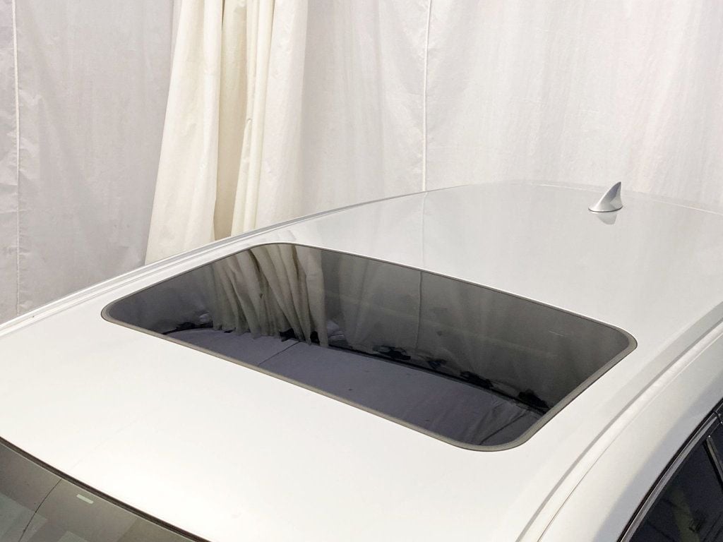 2015 Lexus CT 200h 5dr Sedan Hybrid - 22928331 - 16