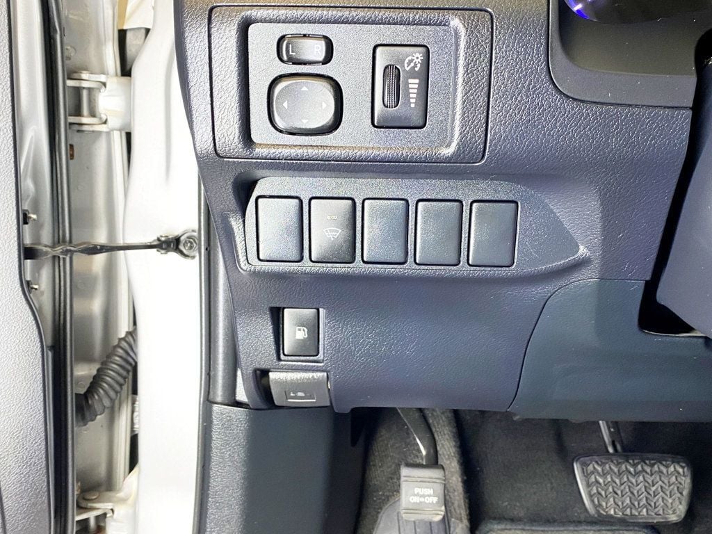 2015 Lexus CT 200h 5dr Sedan Hybrid - 22928331 - 23