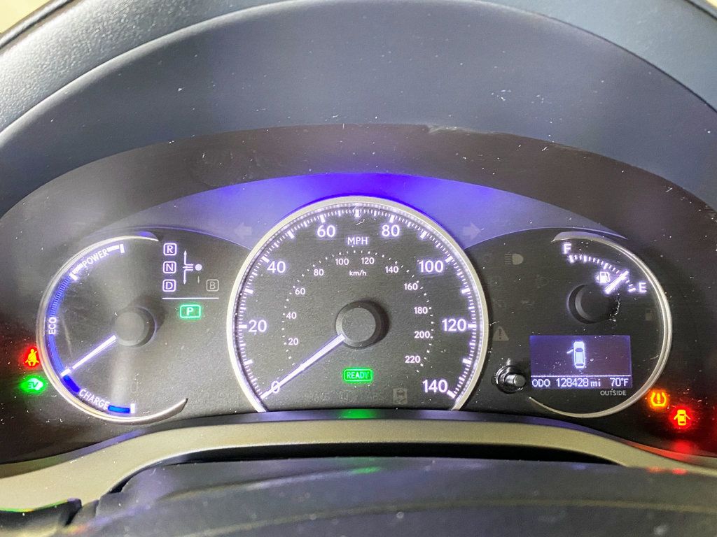 2015 Lexus CT 200h 5dr Sedan Hybrid - 22928331 - 29