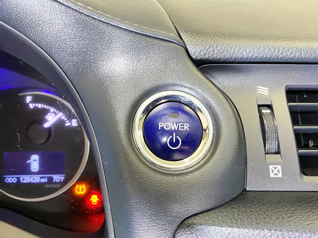 2015 Lexus CT 200h 5dr Sedan Hybrid - 22928331 - 30