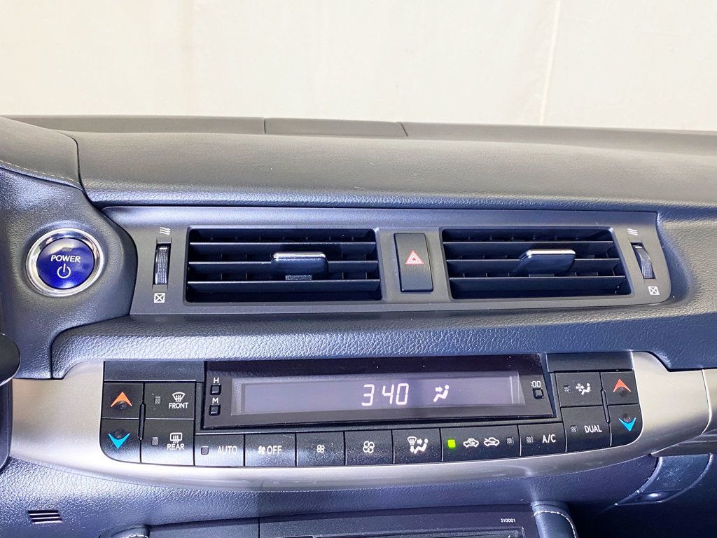 2015 Lexus CT 200h 5dr Sedan Hybrid - 22928331 - 31