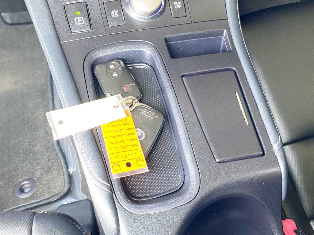 2015 Lexus CT 200h 5dr Sedan Hybrid - 22928331 - 33