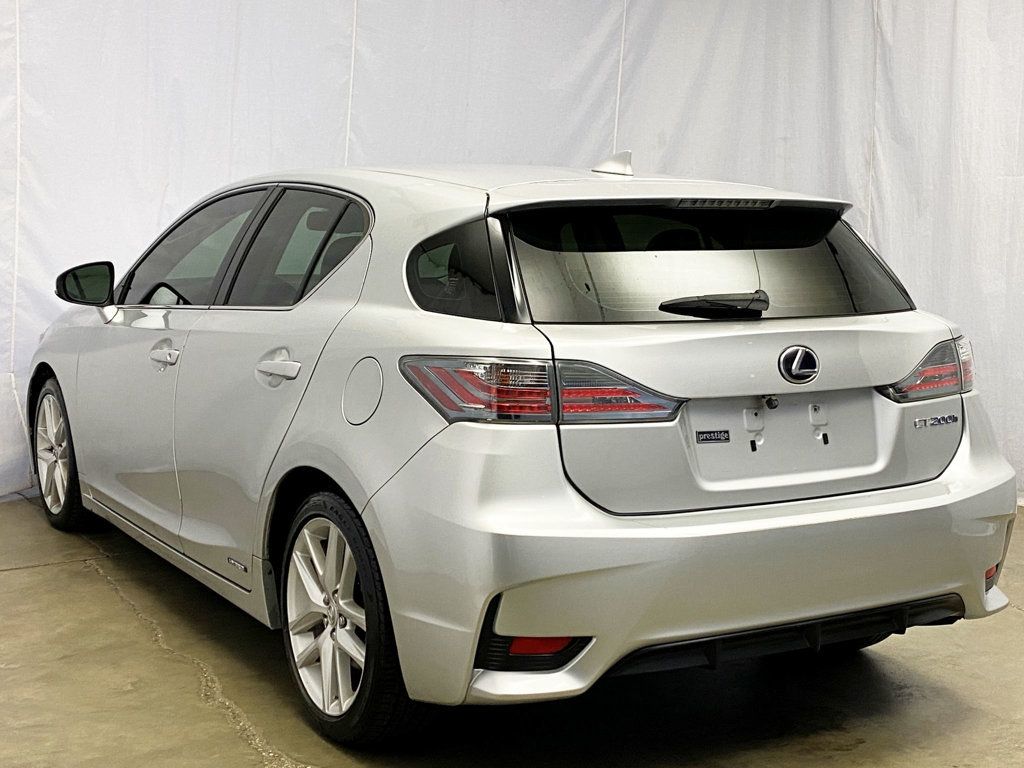 2015 Lexus CT 200h photo 4