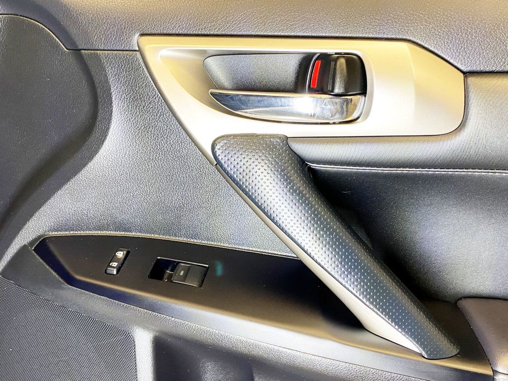 2015 Lexus CT 200h 5dr Sedan Hybrid - 22928331 - 39