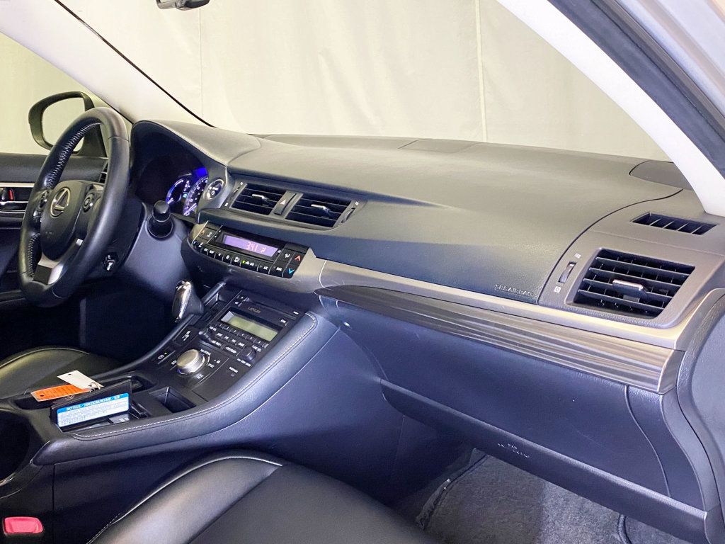 2015 Lexus CT 200h 5dr Sedan Hybrid - 22928331 - 42