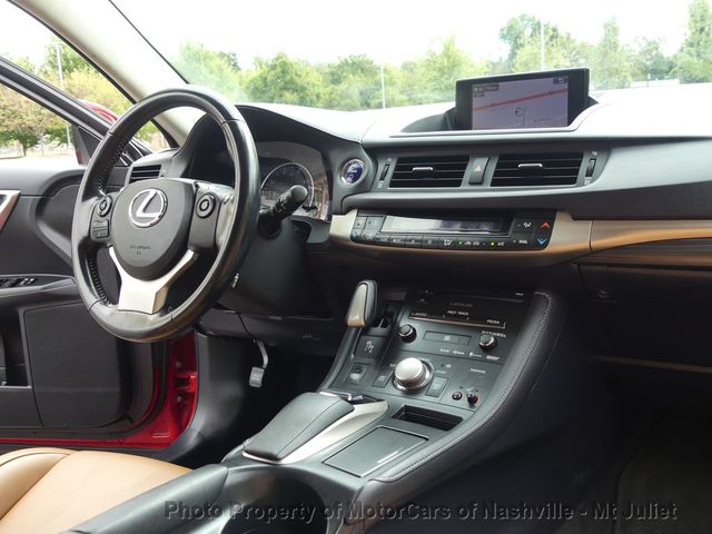 2015 Lexus CT 200h 5dr Sedan Hybrid - 23085132 - 31