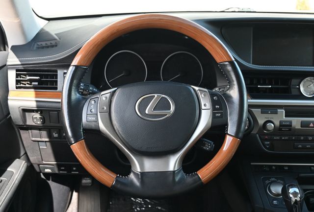 2015 Lexus ES 300h 4dr Sedan Hybrid - 22999410 - 9