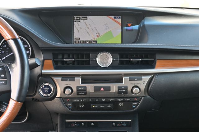 2015 Lexus ES 300h 4dr Sedan Hybrid - 22999410 - 10