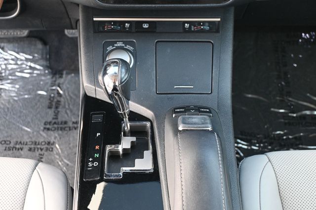 2015 Lexus ES 300h 4dr Sedan Hybrid - 22999410 - 12