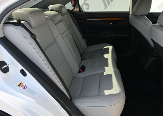 2015 Lexus ES 300h 4dr Sedan Hybrid - 22999410 - 16