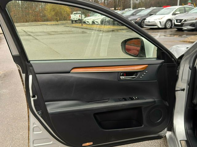 2015 Lexus ES 300h 4dr Sedan Hybrid - 22960995 - 9