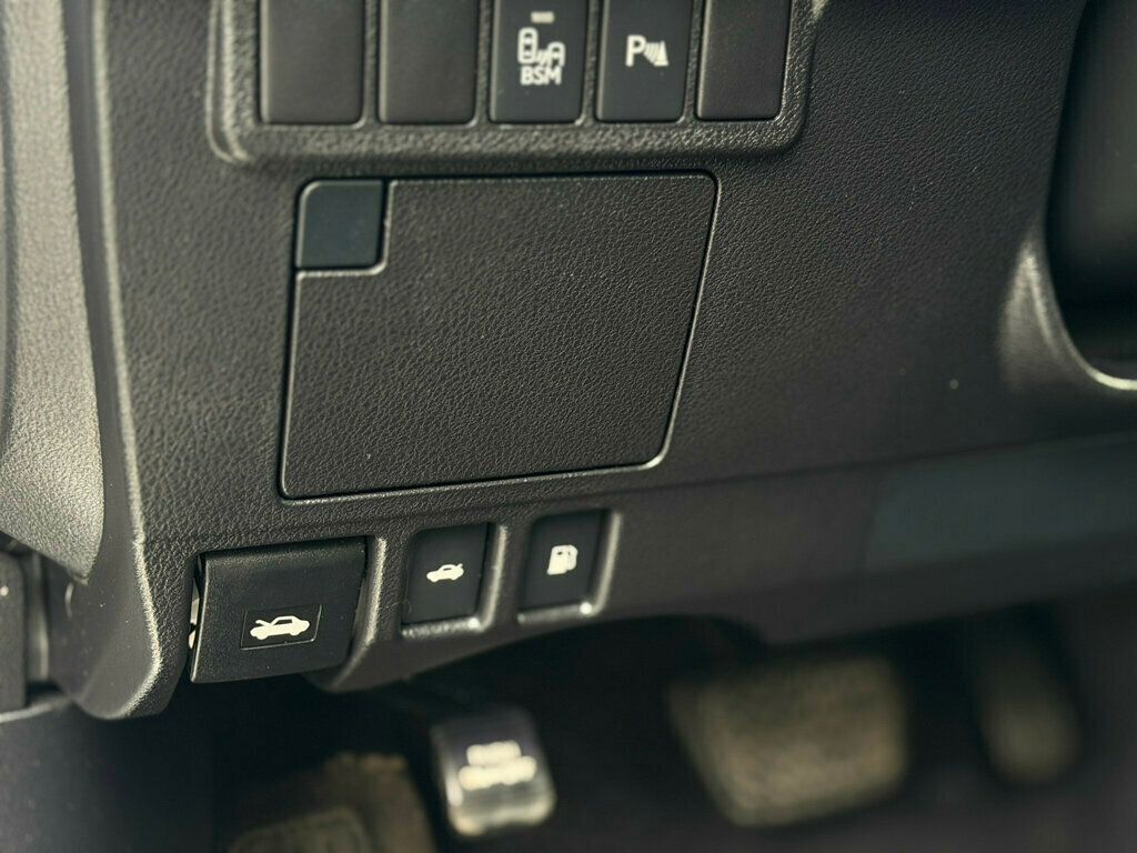 2015 Lexus ES 300h 4dr Sedan Hybrid - 22960995 - 12