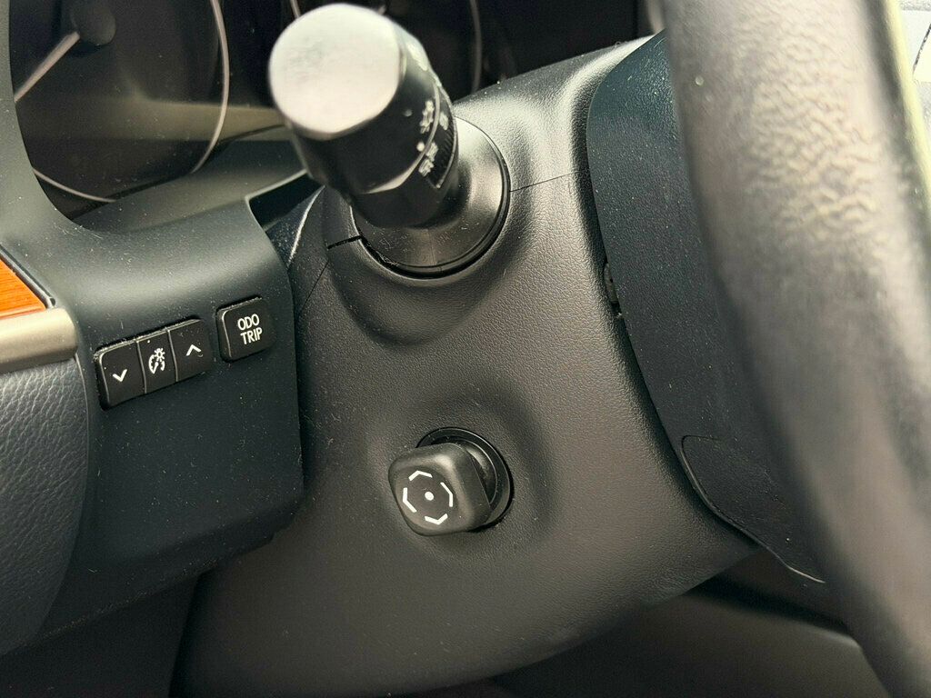 2015 Lexus ES 300h 4dr Sedan Hybrid - 22960995 - 13