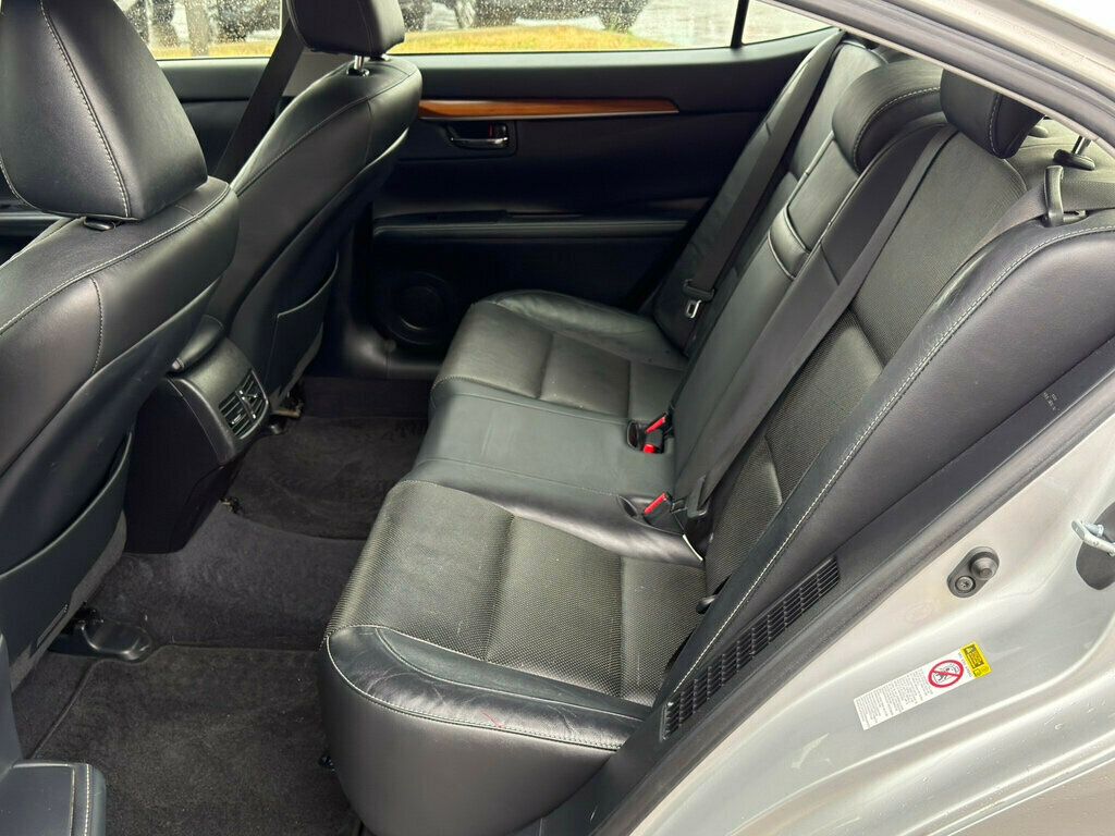 2015 Lexus ES 300h 4dr Sedan Hybrid - 22960995 - 15