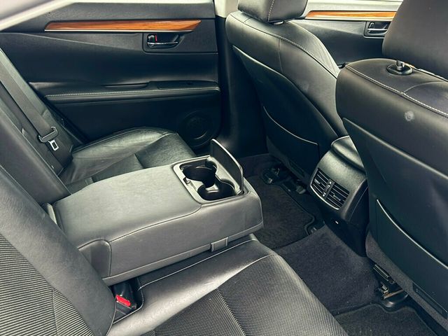 2015 Lexus ES 300h 4dr Sedan Hybrid - 22960995 - 18