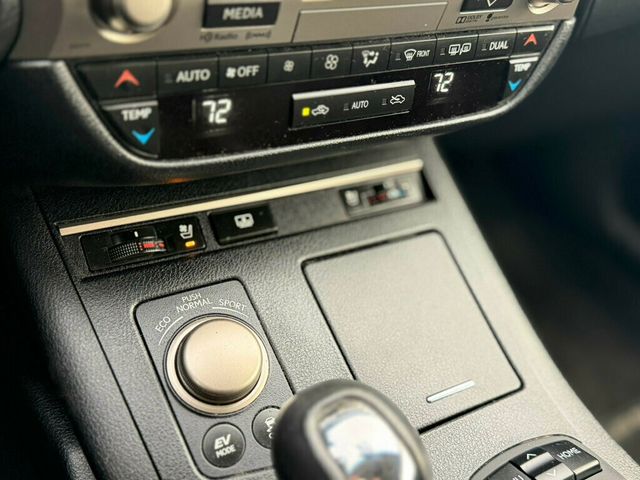 2015 Lexus ES 300h 4dr Sedan Hybrid - 22960995 - 35