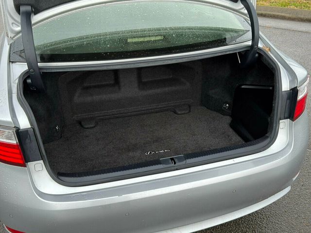 2015 Lexus ES 300h 4dr Sedan Hybrid - 22960995 - 39